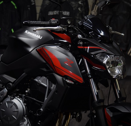 Kawasaki Z650 Diablo Red Version 100%2-Roues